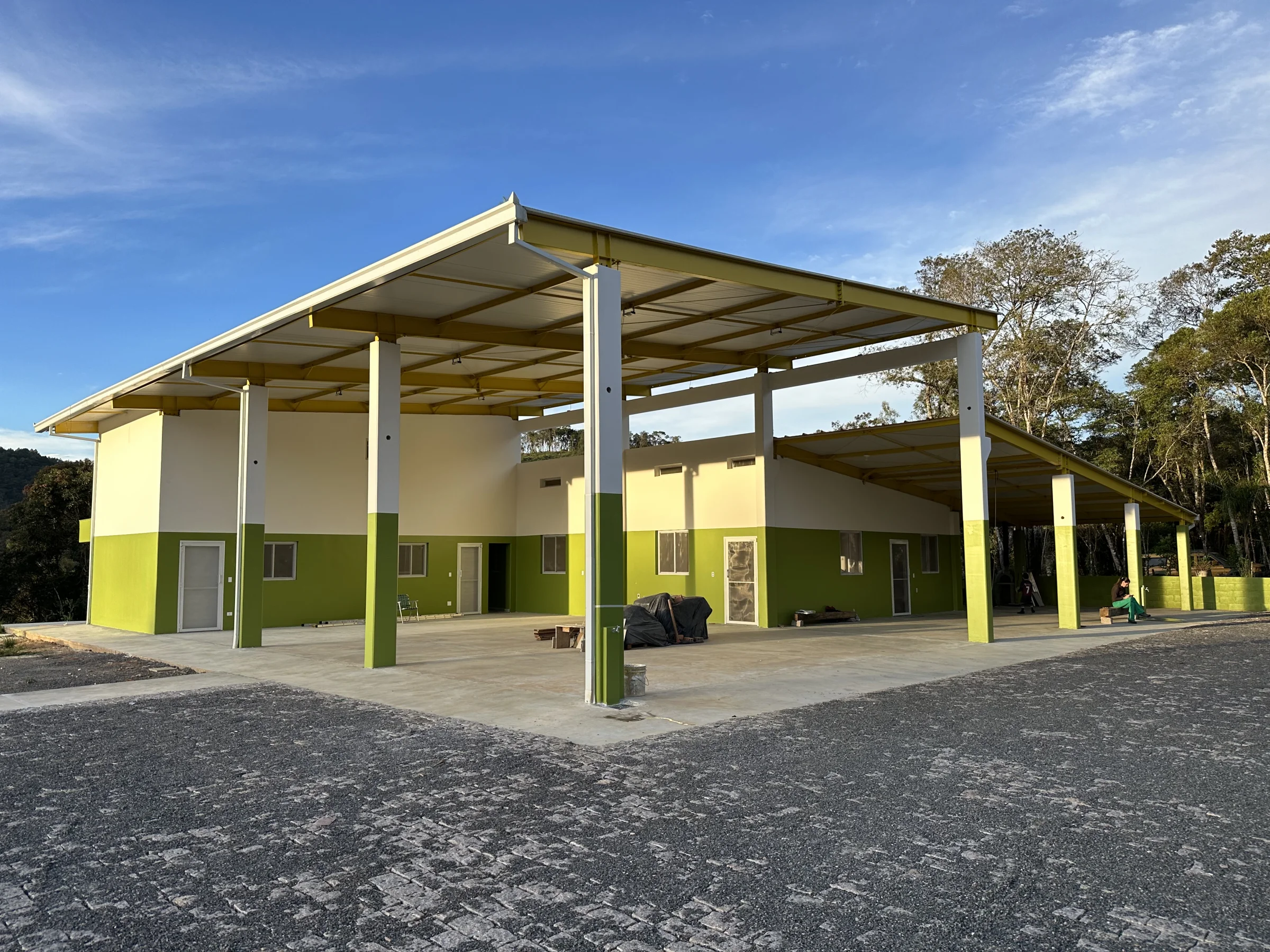 Sede vista de frente, completa