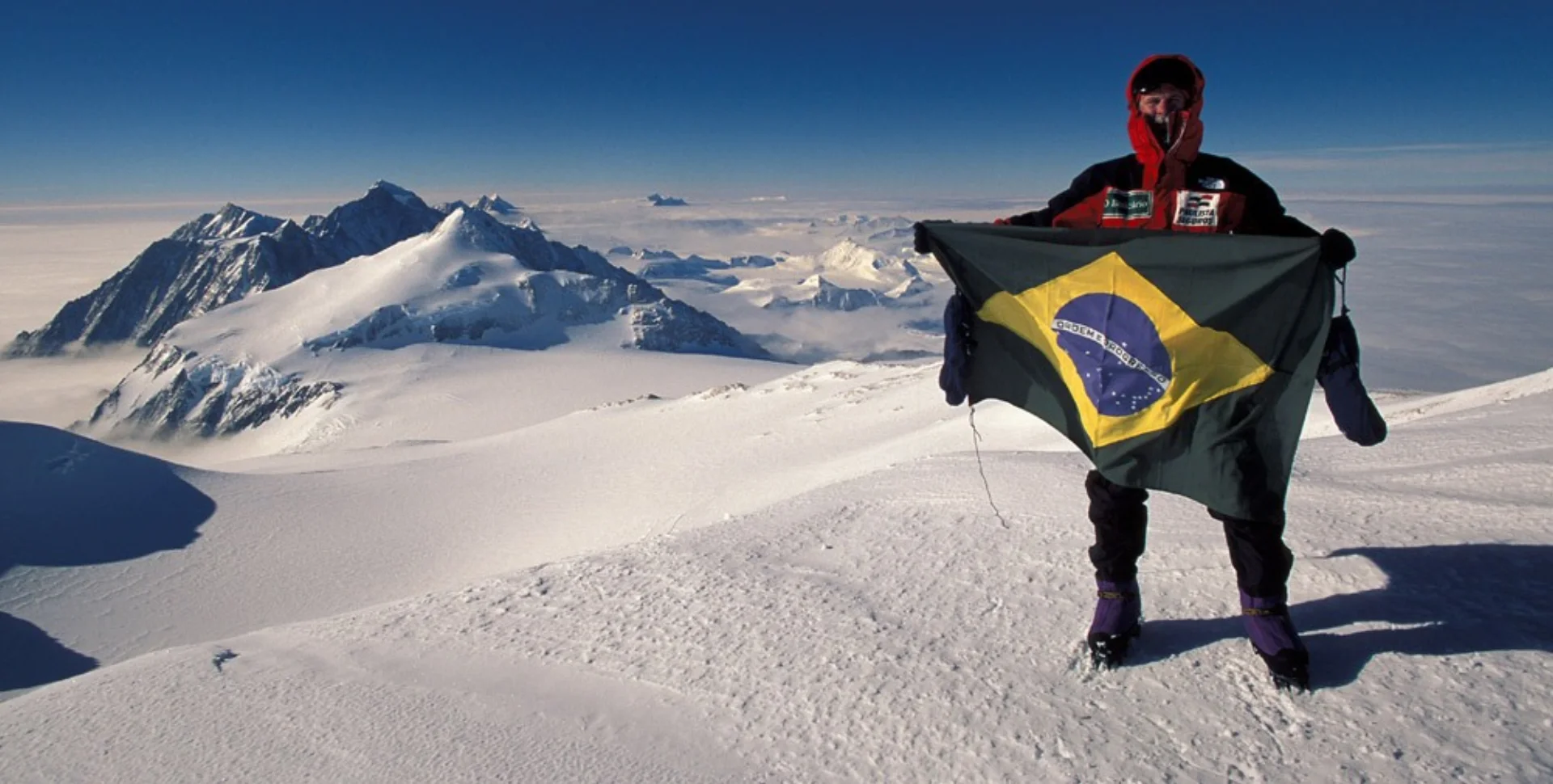 Niclevicz no alto do Vinson, Antártida